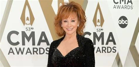 reba bikini|Reba McEntire, 64, Stuns In A Plunging Swimsuit In Barbados.